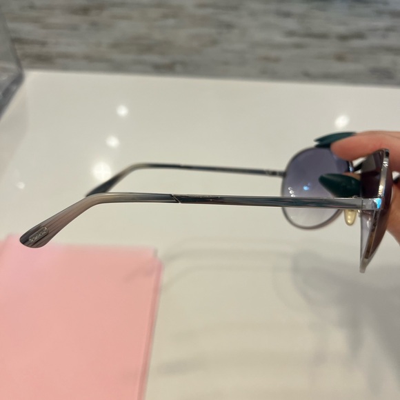 TOM FORD AVIATOR SUNGLASSESES - Picture 5 of 6